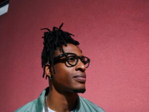 Read more about the article Meta to start selling its Ray-Ban smart glasses in India from May 19