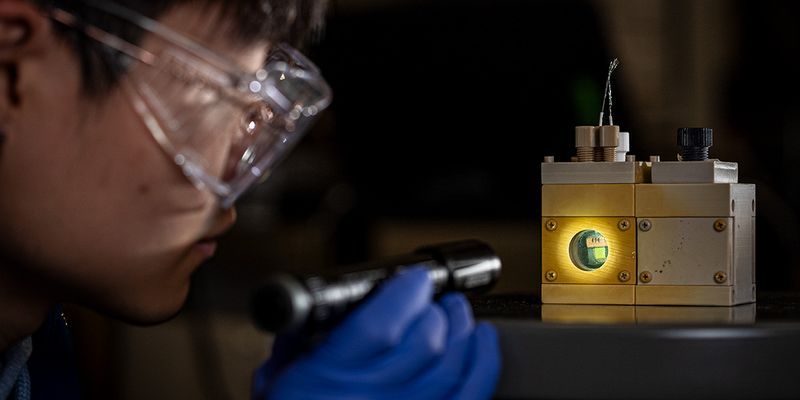 You are currently viewing Scientists Create Artificial Leaf That Converts CO₂ into Fuel Using Photosynthesis Principles