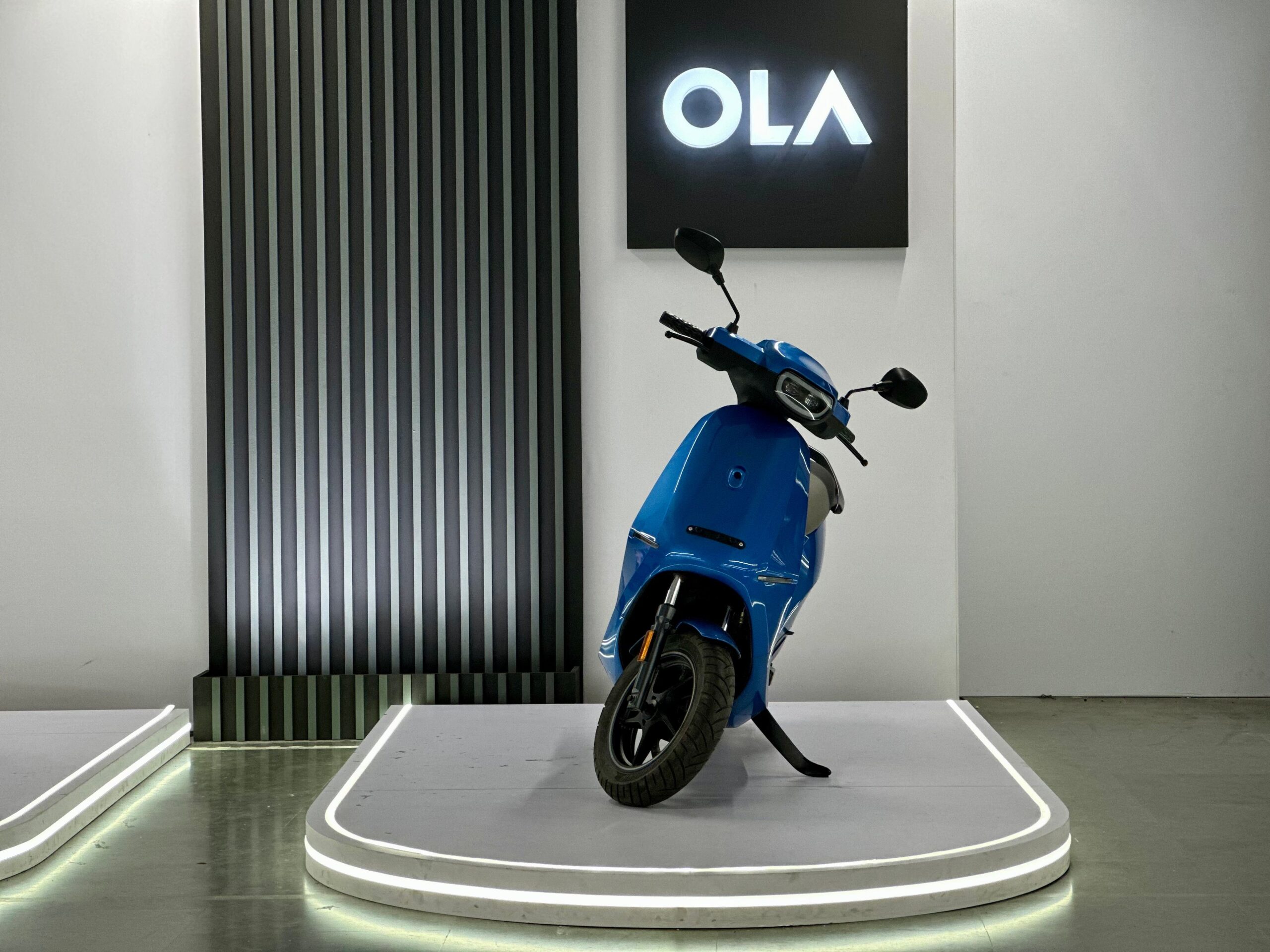 You are currently viewing Ola Electric rolls out sports scooter line, announces two cell variants and AI-powered platform