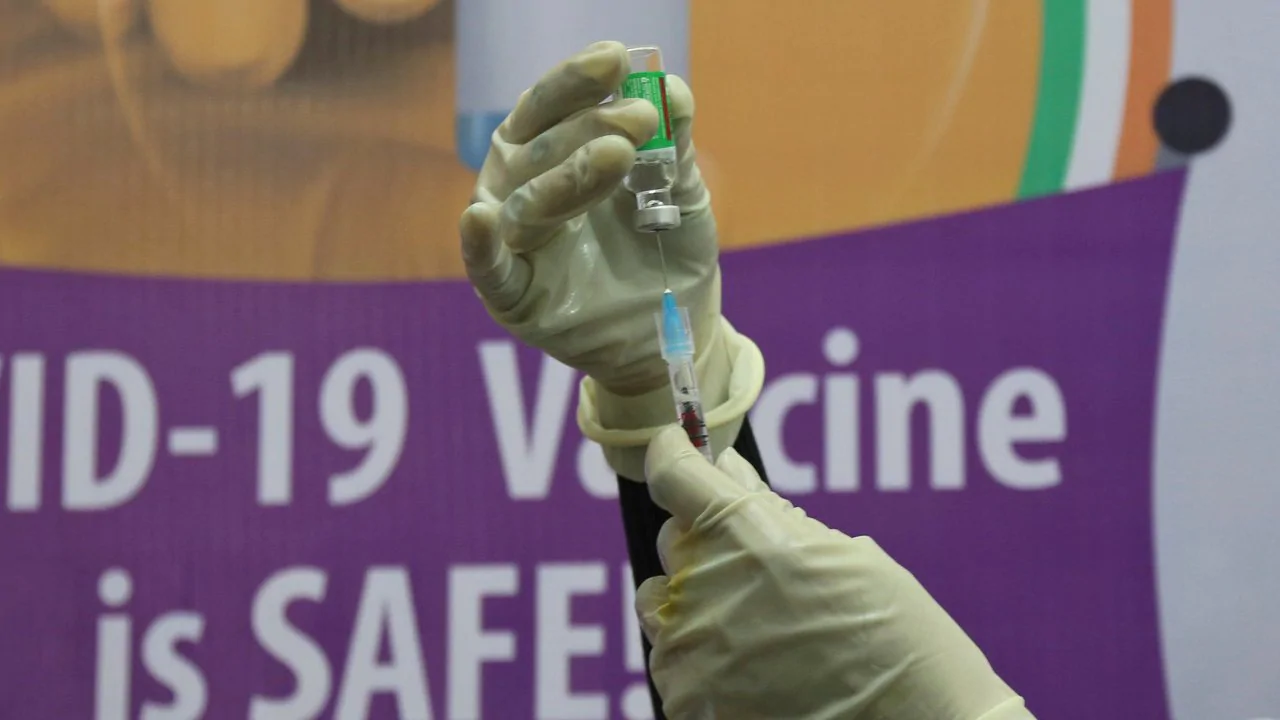 You are currently viewing Fully-vaccinated people can gather indoors, unmasked with non-vaccinated people: CDC