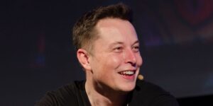 Read more about the article Elon Musk says Twitter is holding off relaunch of Blue Verified
