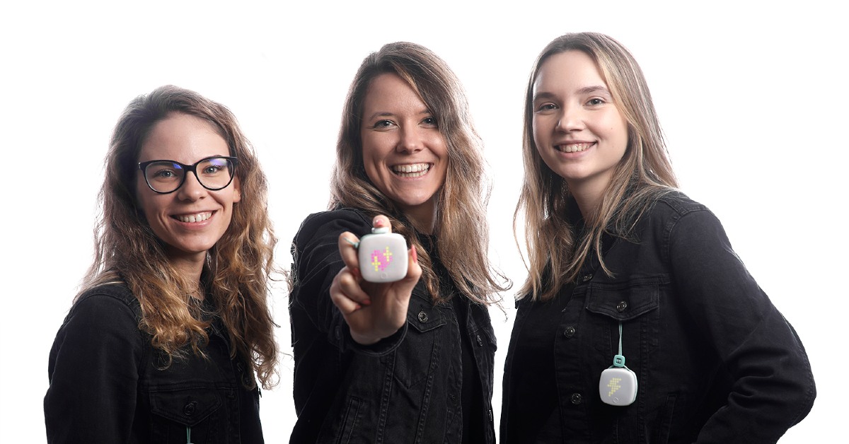 Read more about the article This all-female founded startup bridges gender divide in coding with its wearable device; raises €250K