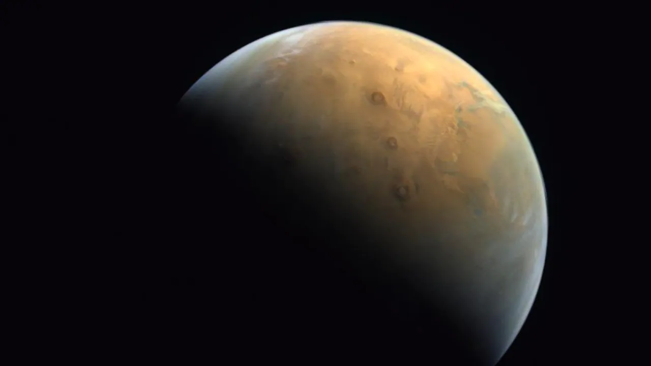 Read more about the article UAE’s Hope probe sends back first image of the Red Planet after entering the orbit- Technology News, FP