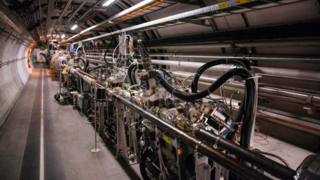 You are currently viewing Scientists discover ‘brand new’ type of particle at CERN- Technology News, FP