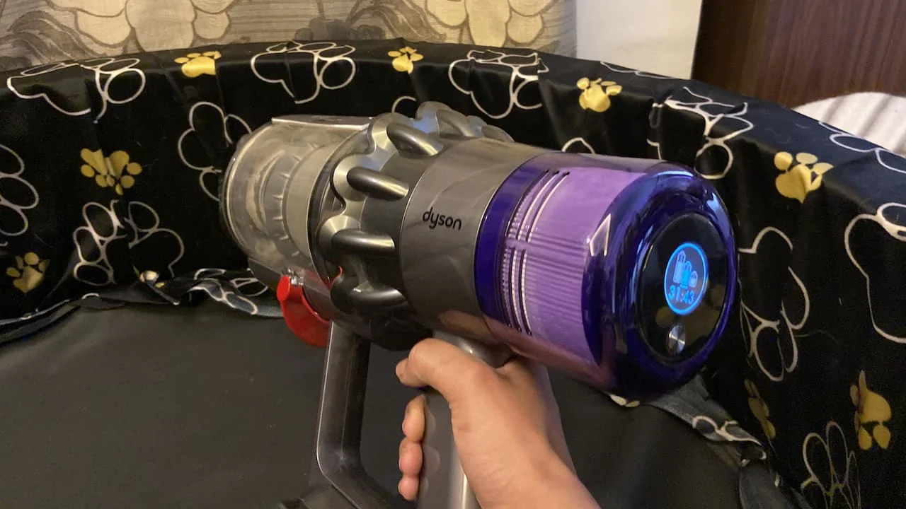 Read more about the article Dyson V11 Absolute Pro now offers a click-in battery system, will offer run time of 120 minutes- Technology News, FP
