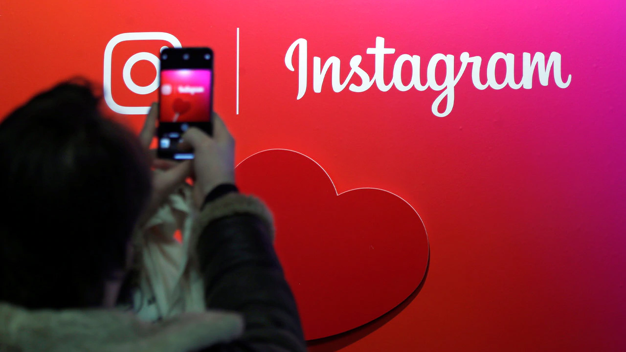You are currently viewing Instagram is reportedly developing Clubhouse-like audio rooms; plans to rollout end-to-end encryption- Technology News, FP