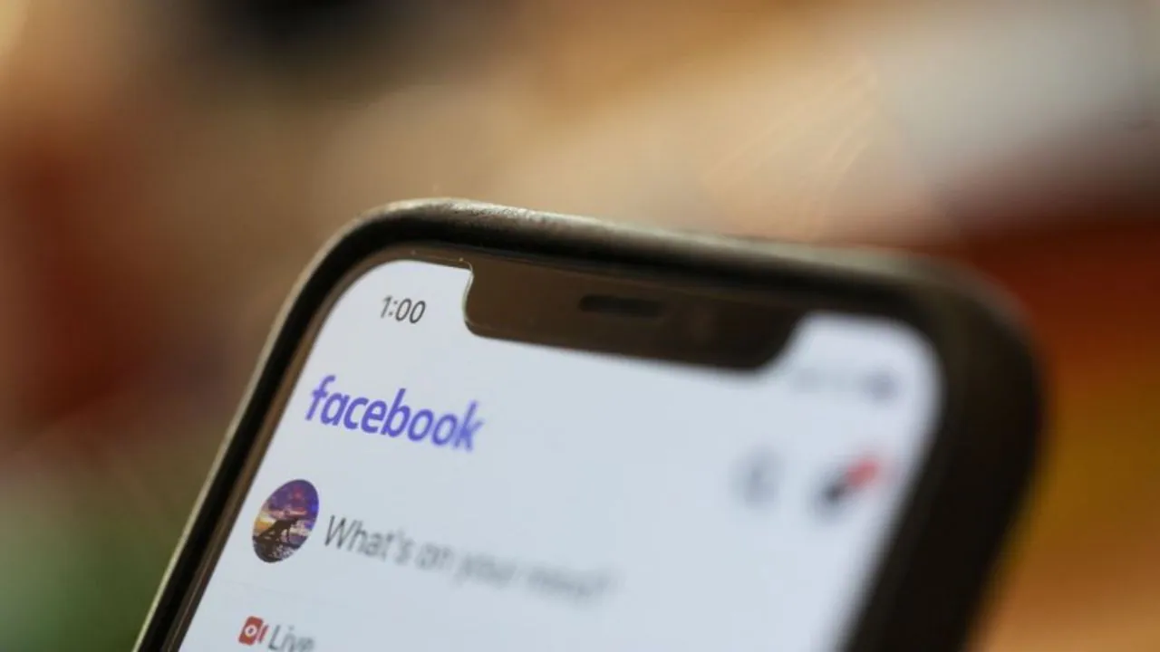 Read more about the article Facebook to launch its first smartwatch next year with two cameras, heart rate monitor: Report- Technology News, FP