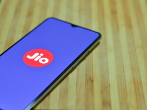 Read more about the article Jio To Launch Low-Cost 5G Phone, Laptop In Partnership With Google
