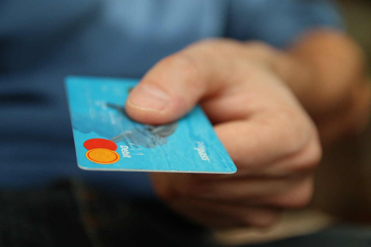 You are currently viewing 5 Vital Credit Card Tips for Beginners to Avoid Getting Broke
