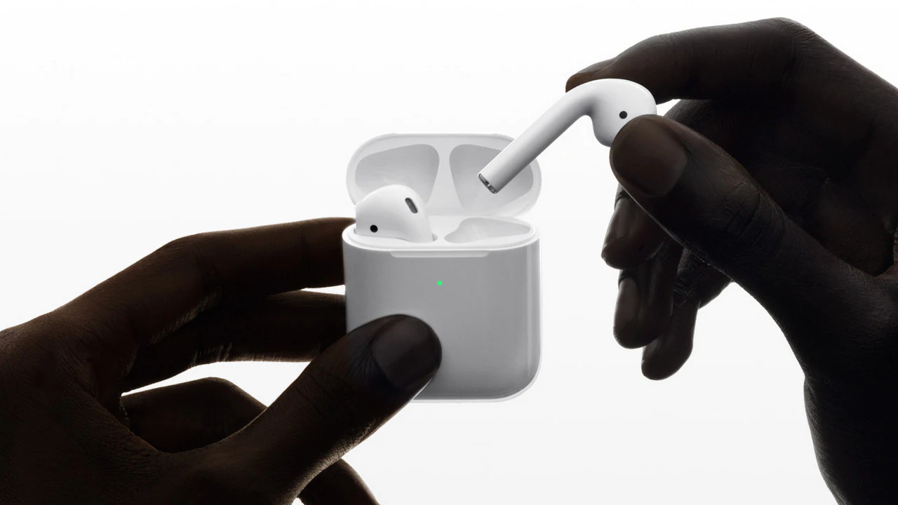 Read more about the article Apple AirPods 2 and AirPods Pro received firmware update, expected to bring bug fixes: Report- Technology News, FP