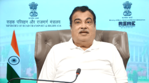 Read more about the article Nitin Gadkari flags off fleet of EVs at Amazon Smbhav Summit 2021