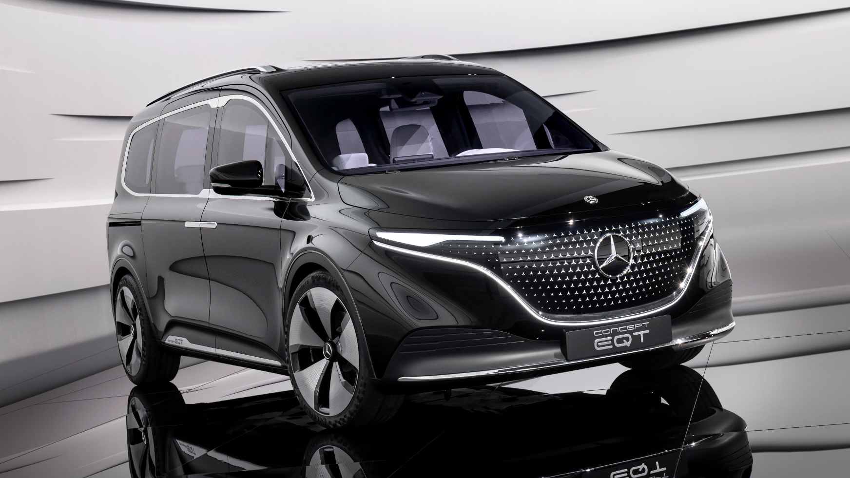 You are currently viewing Mercedes-Benz Concept EQT previews electric derivative of upcoming T-Class luxury MPV- Technology News, FP