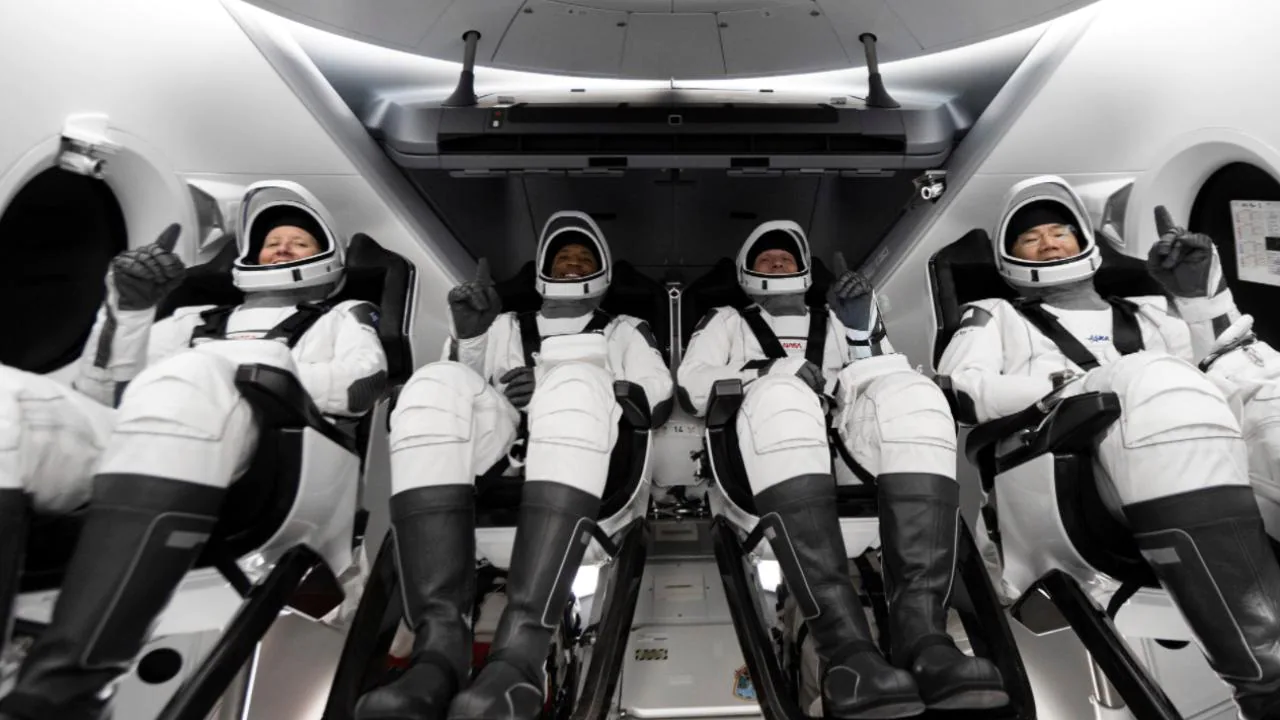 Read more about the article SpaceX Crew-1 astronauts detail night-time landing- Technology News, FP
