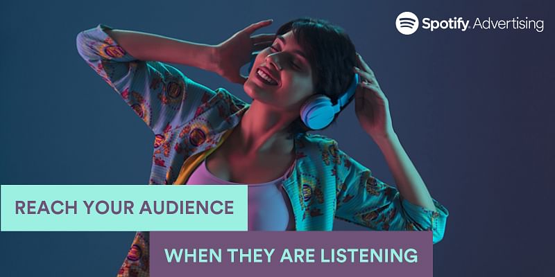 You are currently viewing How you can reach your audience when they are listening