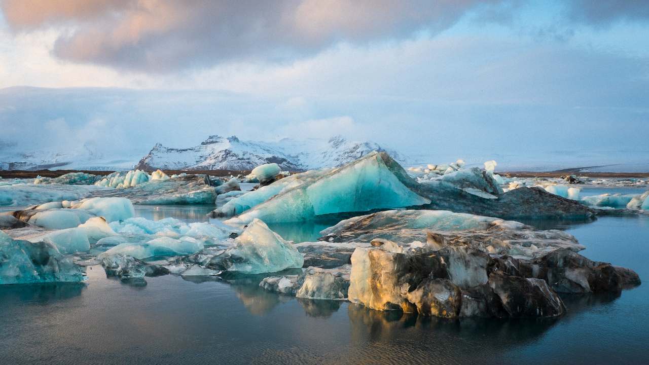 You are currently viewing Iceland lost 750 sq km of glaciers over the last two decades due to global warming- Technology News, FP