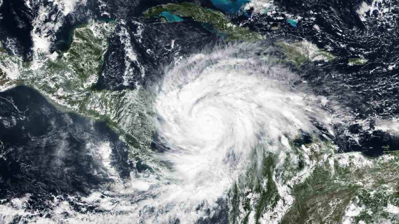 You are currently viewing Hurricanes, wildfires, tornadoes, floods – Here’s how you can be more weather-ready- Technology News, FP