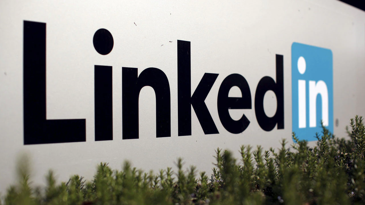 You are currently viewing LinkedIn denies data breach that allegedly exposed data of 700 million users, says ‘members trust us’- Technology News, FP