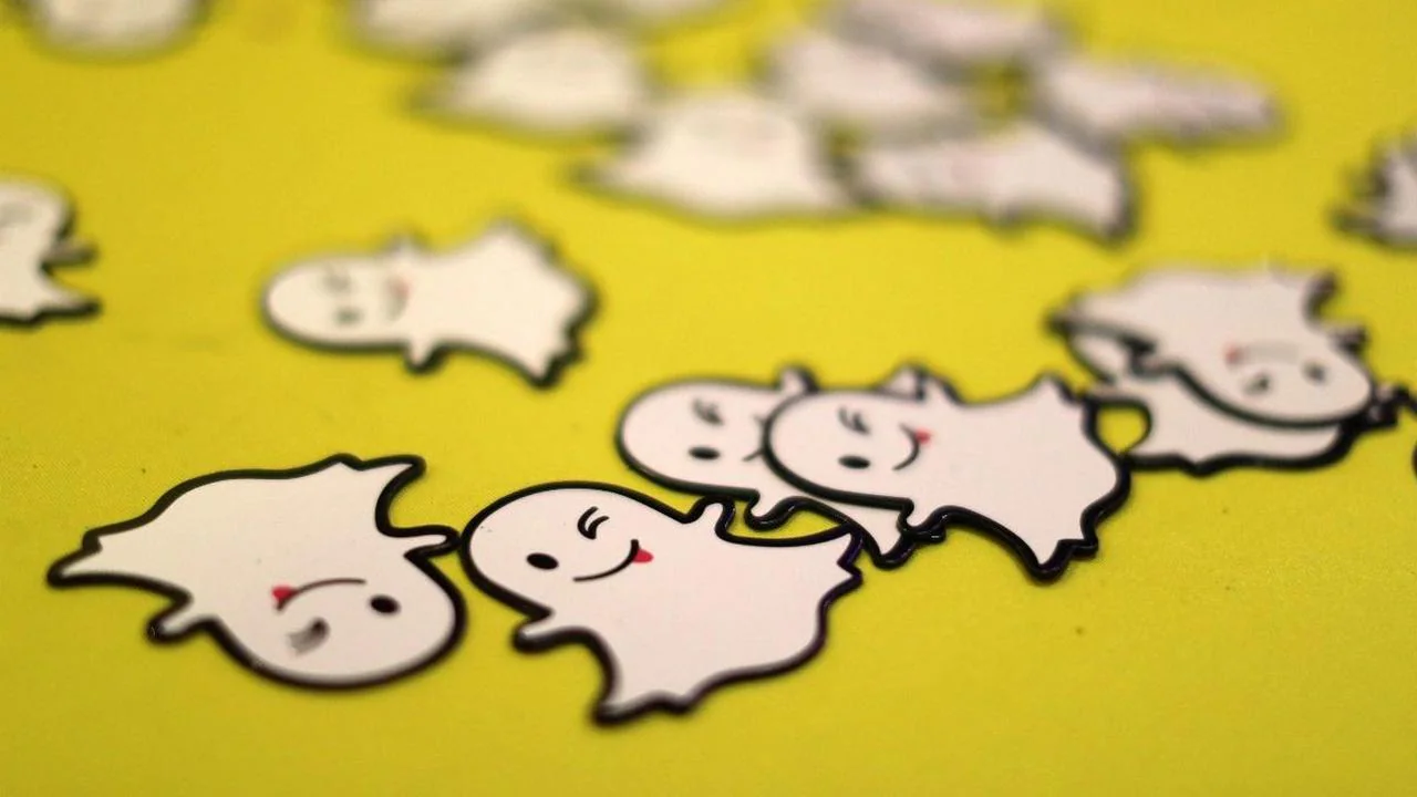 You are currently viewing Here’s how to share Snapchat’s themed Bitmojis- Technology News, FP
