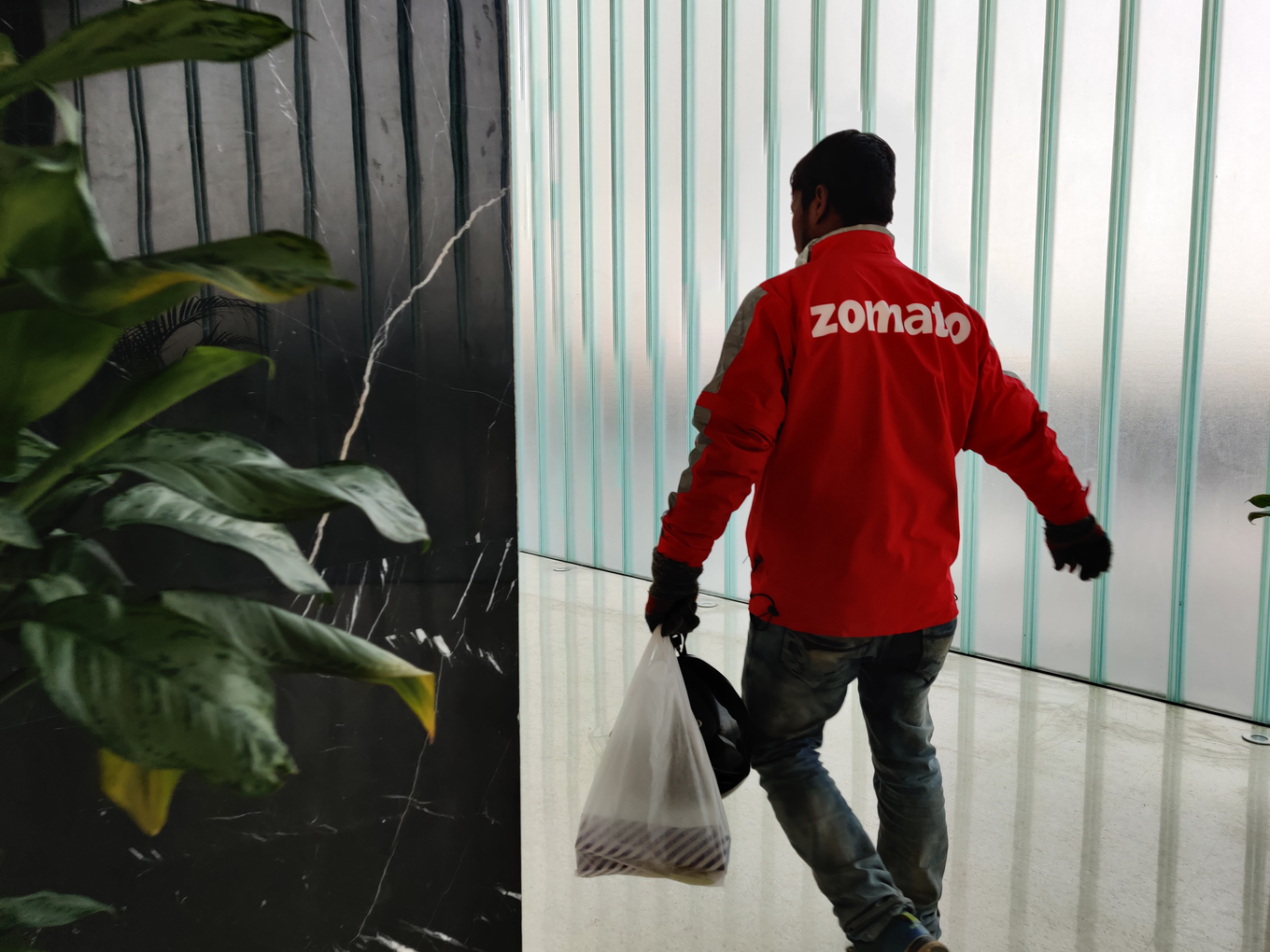You are currently viewing Big Bull Of Stock Markets Jhunjhunwala Questions The Zomato Hype