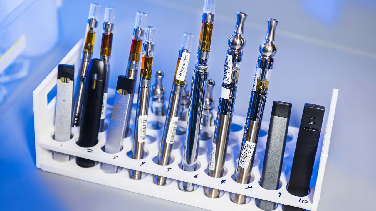 You are currently viewing Harmful e-cigarettes must be better regulated to protect young people: WHO-Health News , FP