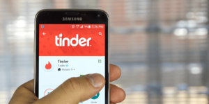 Read more about the article Why Tinder is more than just a dating app