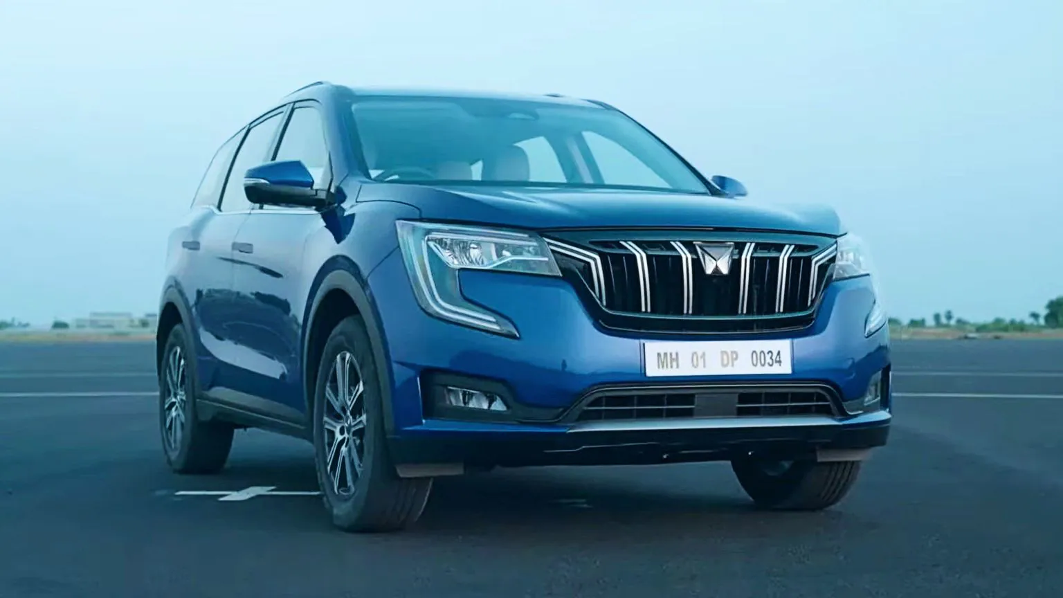 Read more about the article Mahindra XUV700 makes world premiere, packs segment-first advanced driver assistance systems- Technology News, FP