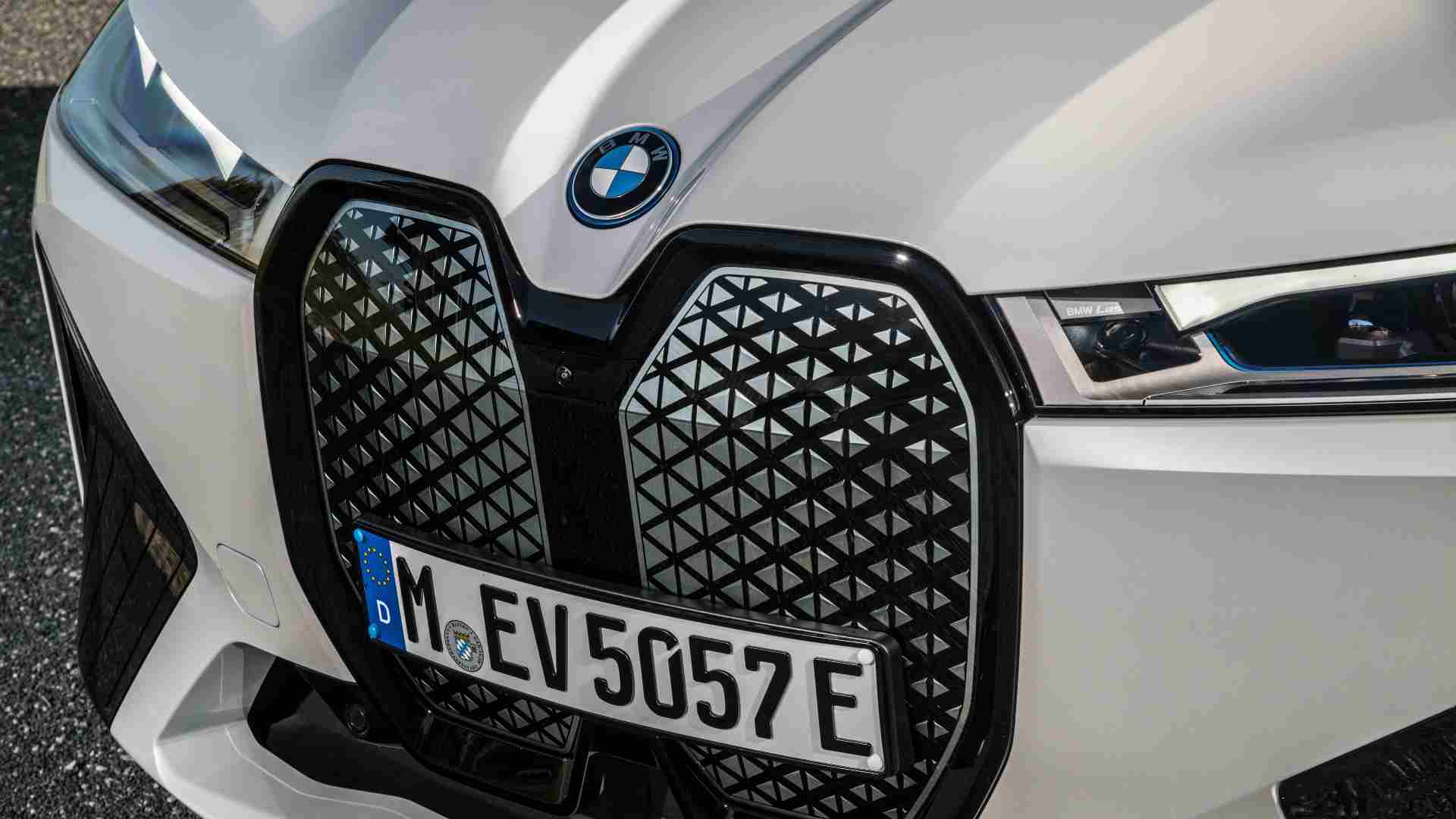 You are currently viewing BMW seeks temporary import duty relief for electric vehicles in India, to launch three EVs in six months- Technology News, FP