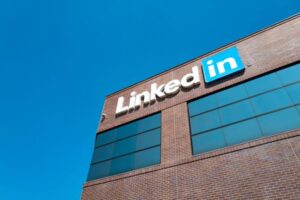 Read more about the article LinkedIn adds Hindi to reach 500 million people in India – TC