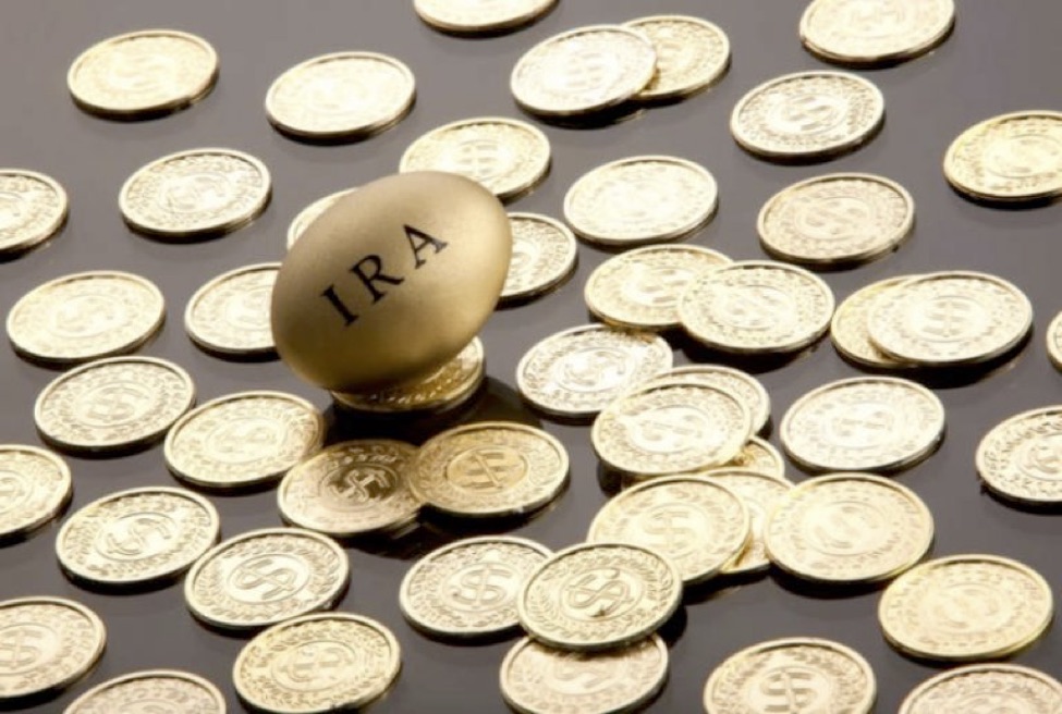 You are currently viewing Should You Add Gold To Your IRA & How?