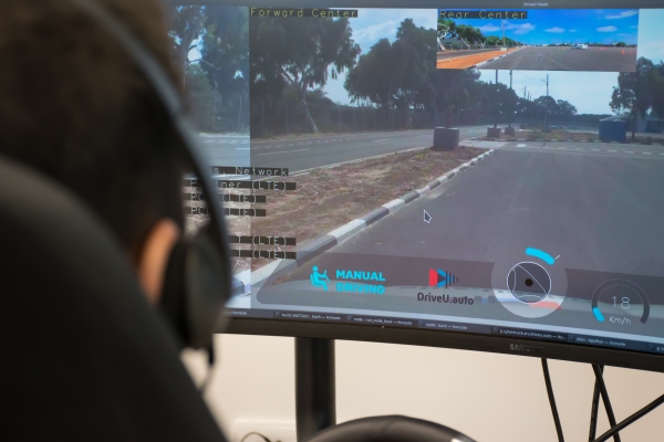 You are currently viewing DriveU.auto to power remote piloting of EasyMile’s autonomous shuttles, Coco’s sidewalk robots – TechCrunch
