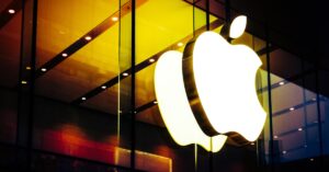 Read more about the article Government Asks Apple To Make Products Worth $5 Bn In India