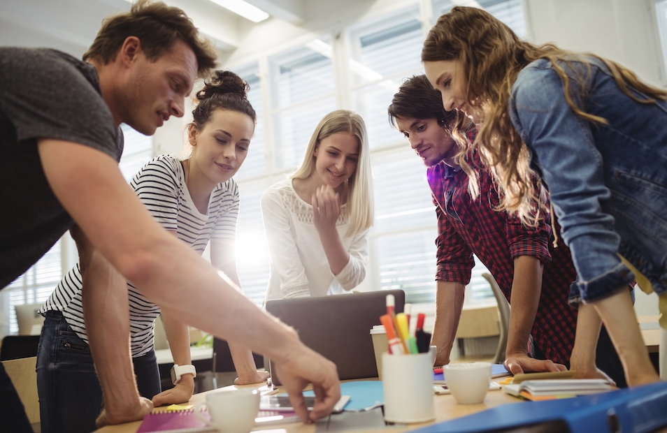 You are currently viewing 5 Ways to Develop Camaraderie Among Employees