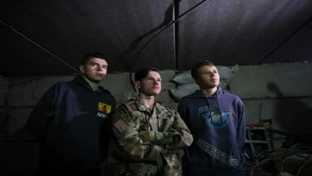 You are currently viewing Ukraine teens dig trenches facing Russia threat- Tech Pictures, FP