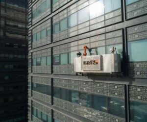 Read more about the article Skyline scores $6.5M to wash windows with robot arms – TechCrunch