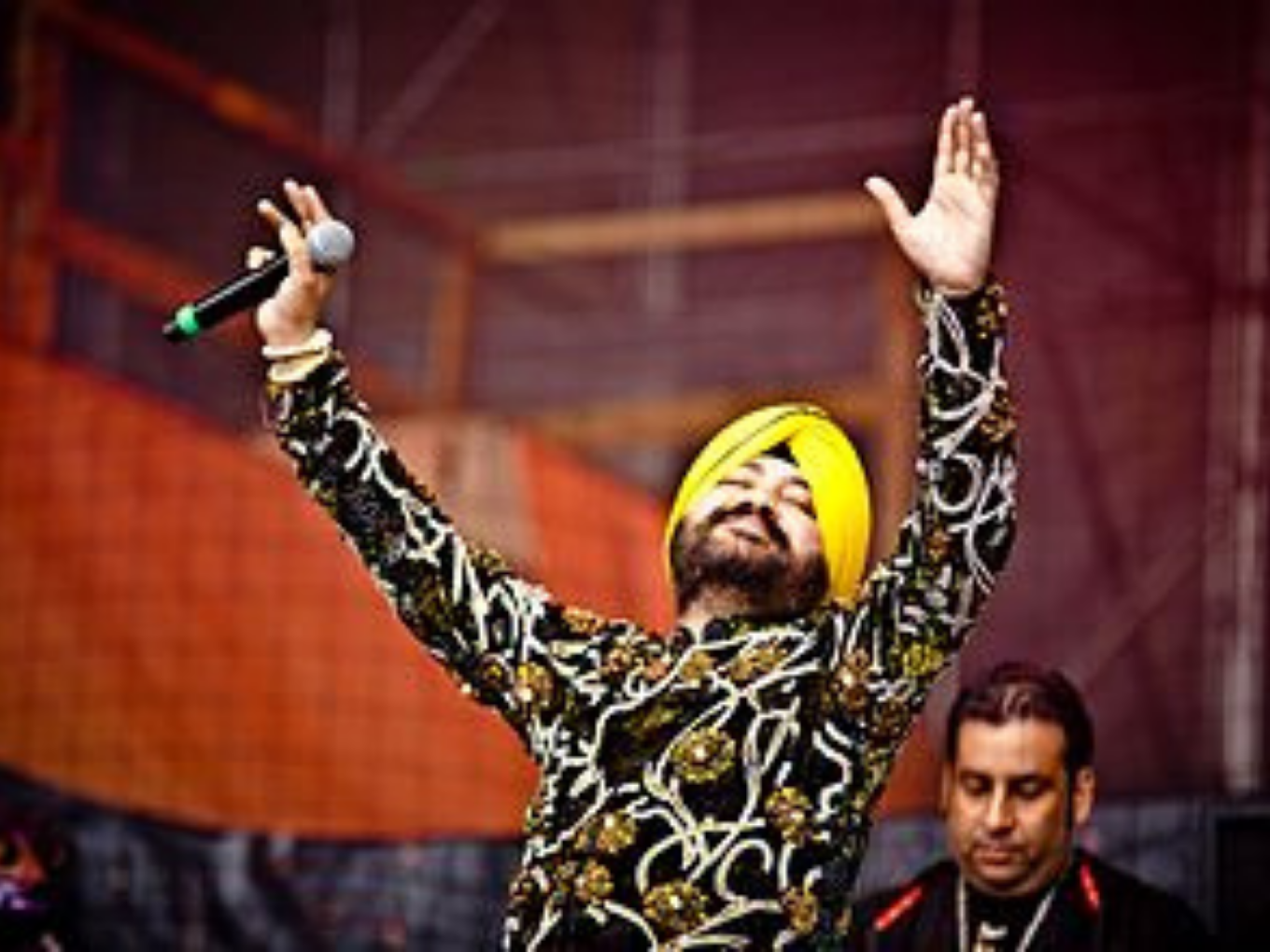 You are currently viewing Daler Mehndi Buys Metaverse Property ‘Balle Balle Land’