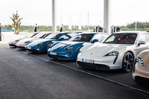 You are currently viewing Porsche announces plans to build a global network of EV charging stations – TechCrunch