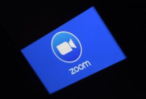 Read more about the article Zoom launches AI-powered features aimed at sales teams – TechCrunch