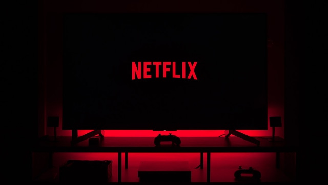 You are currently viewing Netflix May Soon Start Showing Ads In-Between Content; Here’s Why- Technology News, FP