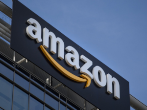 Read more about the article Amazon To Onboard 1,000-1,200 Employees From Cloudtail