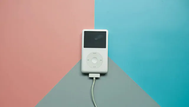 You are currently viewing How the iPod changed the way we consume music and content- Technology News, FP