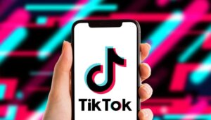 Read more about the article TikTok moves all US traffic to Oracle servers amid claims of user data being accessed from China- Technology News, FP