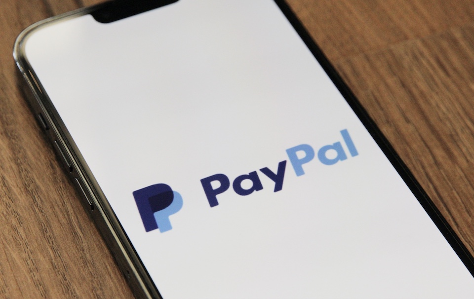 You are currently viewing How to Use PayPal When Selling Online