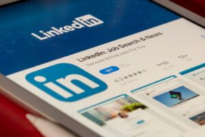 Read more about the article Top 10 LinkedIn Influencers (LinkedInFluencers) to Follow