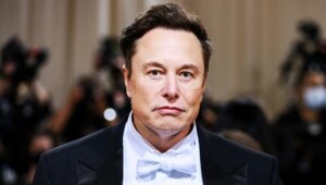 Read more about the article Elon Musk jokingly tweets he is ‘buying Manchester United’-Sports News , FP