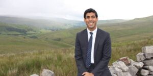 Read more about the article Rishi Sunak takes charge as UK PM