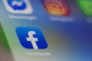 Read more about the article Facebook is losing its grip as a ‘Top 10’ app as BeReal and TikTok grow – TC