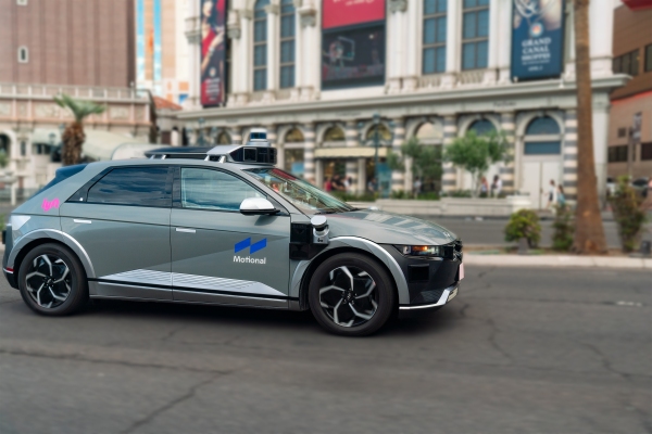 You are currently viewing Motional launches autonomous Hyundai IONIQ 5s on Lyft network in Las Vegas – TechCrunch