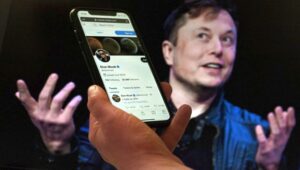 Read more about the article Elon Musk completes Twitter takeover. What changes will the billionaire introduce?