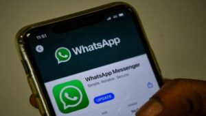 Read more about the article What is WhatsApp’s ‘undo delete for me’ feature? How to use it?