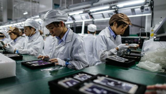 You are currently viewing China’s smartphone shipments fall by 27 per cent prompting fears of massive recession amid COVID outbreak- Technology News, FP